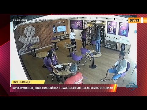 Dupla invade loja, rende funcionário e leva celulares no Centro de Teresina 23 04 2021