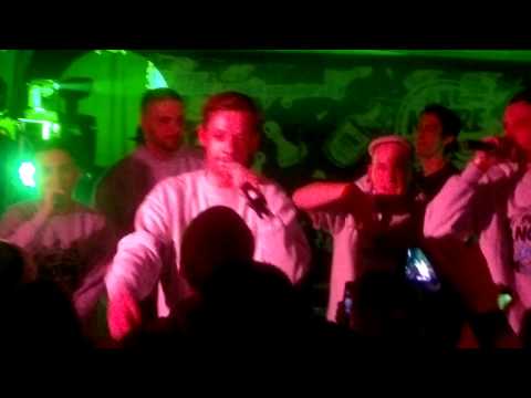 Dans le sofa - Senamo