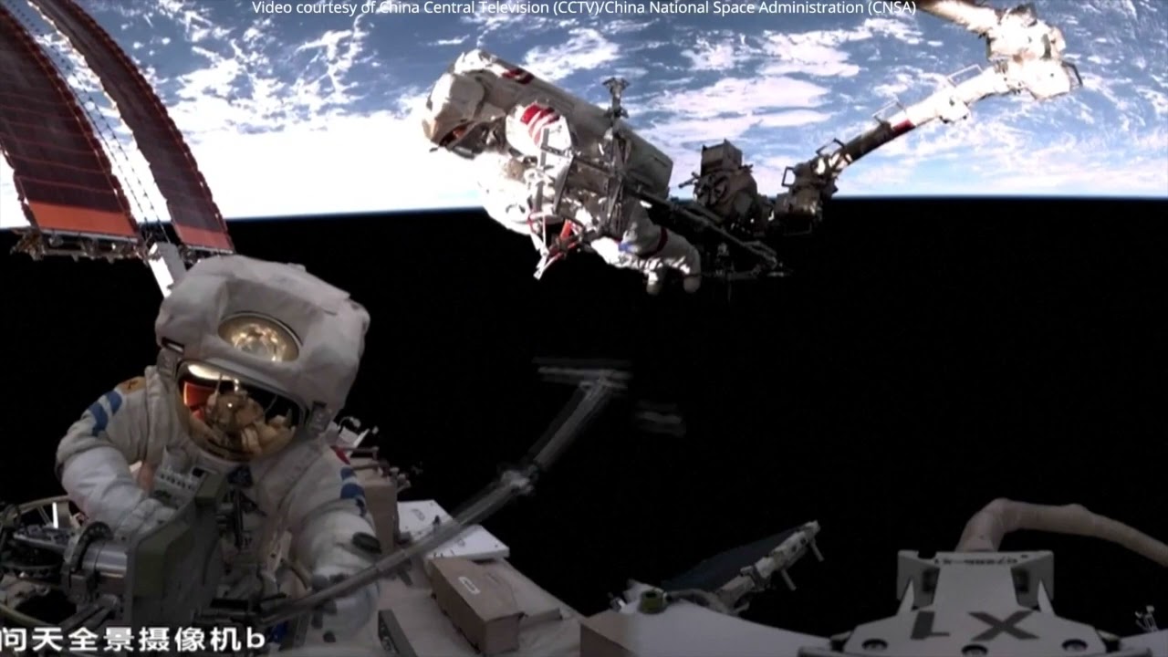 Astronautas chinos varados en la estacion Tiangong por un impacto de escombros!