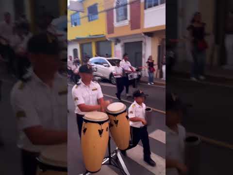 Desfile en ilobasco cabañas 🇸🇻