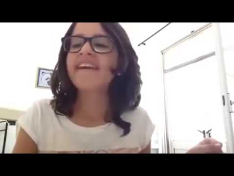 BIMBAMINKIA SI UBRIACA CON POWERADE