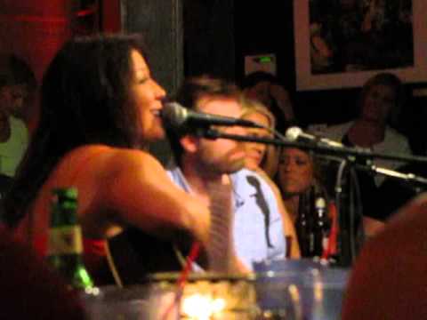 Mallary Hope - She Never Really Falls - Bluebird Cafe 9/3/13