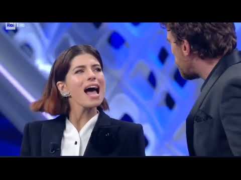 Maria Chiara Giannetta e Maurizio Lastrico "ahhh te vuoi fare la baldoria" Sanremo 2022