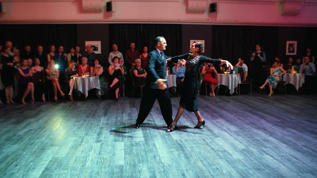 Video thumbnail for Esteban Moreno & Claudia Codega - 02 / MUCHO MÁS 2025