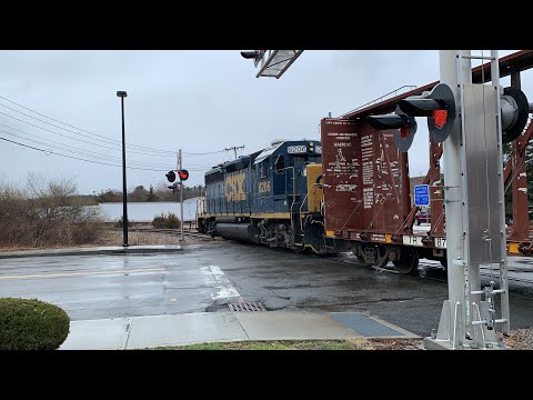 CSX B710 Takes a SHARP CURVE At University Ave In Westwood!!