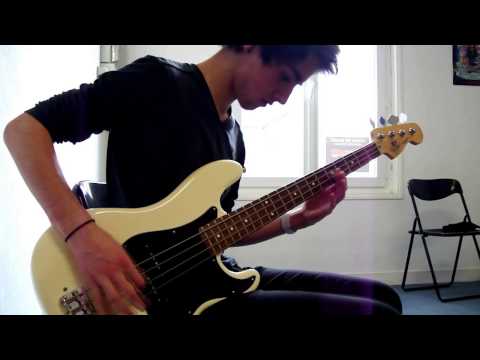 Bassistik School - Tom plays 