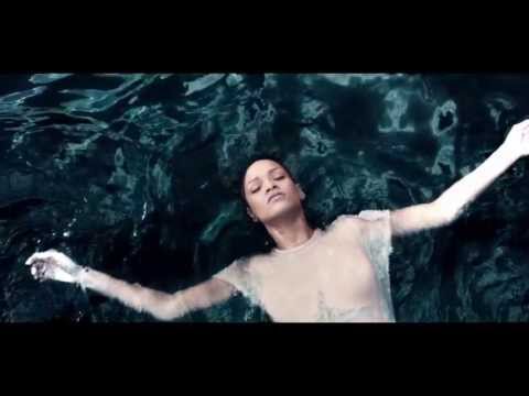 Rihanna vs M83 - Diamonds City (Audio+Video Mashup)