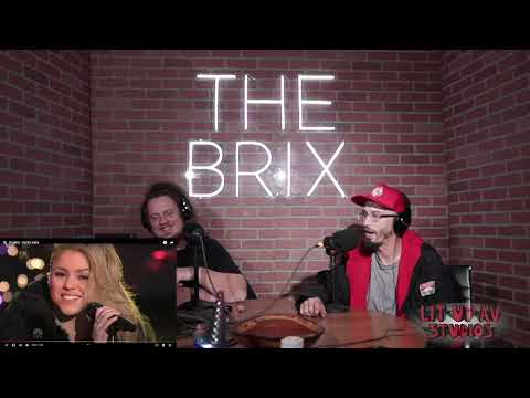 Lit Up AV Reactions: Shakira - "Santa Baby" [LIVE Performance] *Christmas Music*