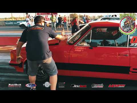 Motor seis cilindros + carburador. Os belíssimos STT da Arrancada.