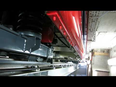 Standseilbahn 2500.01 Biel - Magglingen 2019 - der neue Wagen fährt ab - rechts