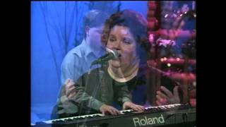Throwback Thursdays -  Rita MacNeil performs Gift Of Love for the 1999 Christmas Daddies Telethon