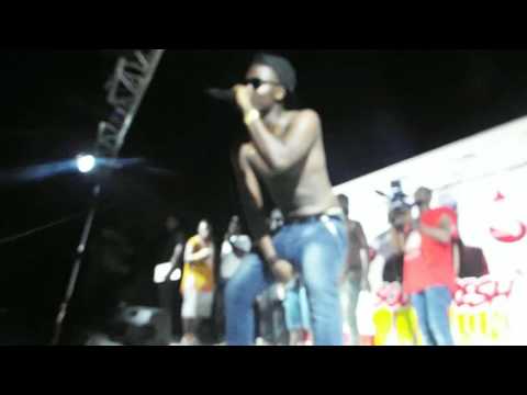 C.I.C performs at Soul Fresh 1M Fan Beach Concert