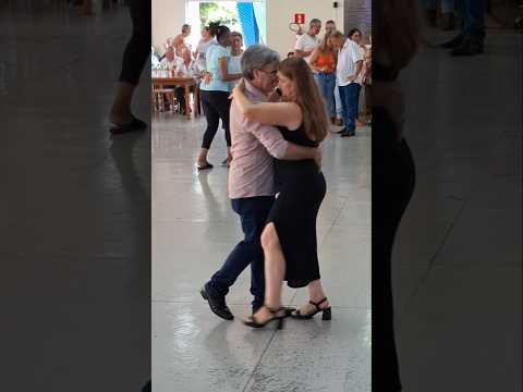 no clube Alegria de Viver em Guaraniaçu no Paraná.Brasil #shotrs #baile #dancarinos #terceira idade