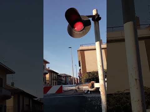 Passaggio a livello di Via Guglielmo Marconi - Novara (linea x Biella)