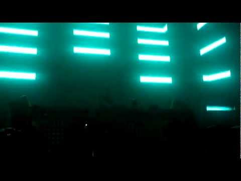 Calvin Harris Intro I'm Not Alone/Spaceman at Escape From Wonderland 2012!