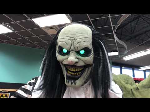 Halloween Express 2018: Towering Sweet Dreams Clown