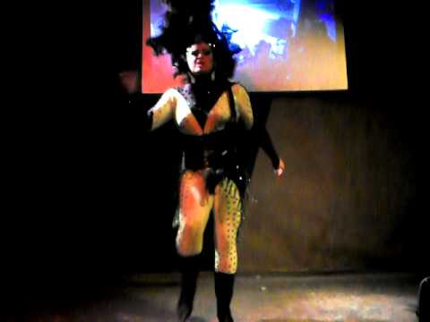 Cristiny Diamonds Fluor - The Luxe Guaianazes 02.10.11