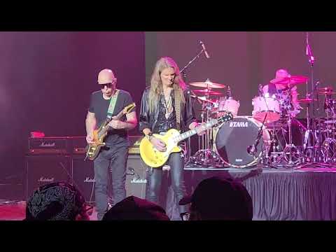 Joe Satriani wsg Joel Hoekstra - Going Down (Live) 2024