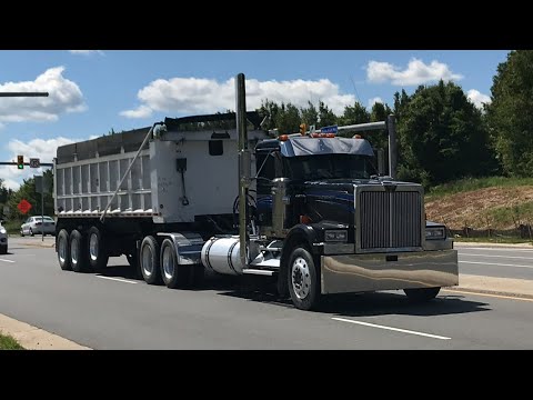 Local Straight Piped Black 1980s Western Star 4964 Farewell Tribute