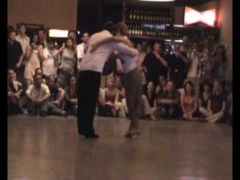  Horacio Godoy  and  Cecilia Garcia  are  dancing  to  the  milonga  "  No Hay Tierra Como La Mia  "