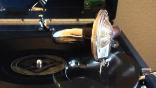 The Boswell Sisters -  Down among the sheltering palms