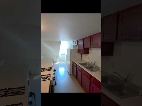 Queen St. Courtyard - Video 2 of 2