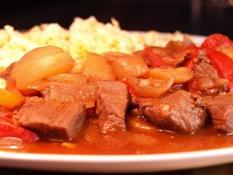 LECKERES RINDERGULASCH MIT SCHWÄBISCHE SPÄTZLE