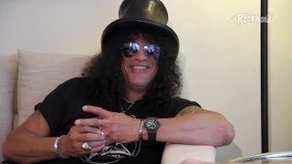 Download lagu Slash on why he wears sunglasses all the time mp3