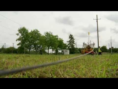 ESB demonstrates how fibre is installed on ESB's electricity network