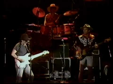 Martin Plaza, Andrew Farriss etc : Help Me Make It Through The Night (live 1985)