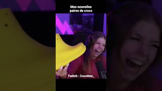 Combien sur 10 les deux paires?? #shorts #crocs #chaussures #drole #funny #twitch #streamer #qc