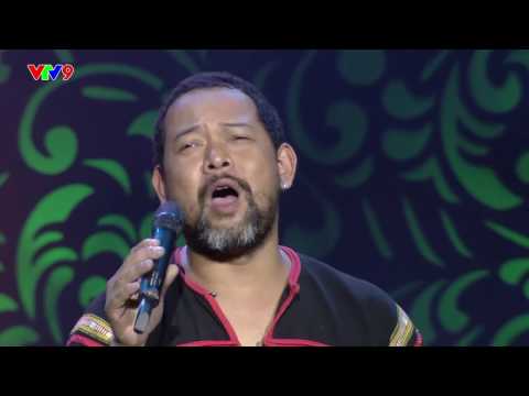 Đôi chân trần  - Yphon Ksor