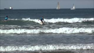 preview picture of video 'SURF TRAINING SCHOOL - ESCOLA de SURF - Praia Edif. Transparente e Pico Matosinhos - 10 Março  2012'