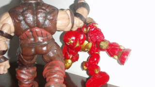 Juggernaut VS Hulk Buster Iron Man Stop Motion Fight.wmv