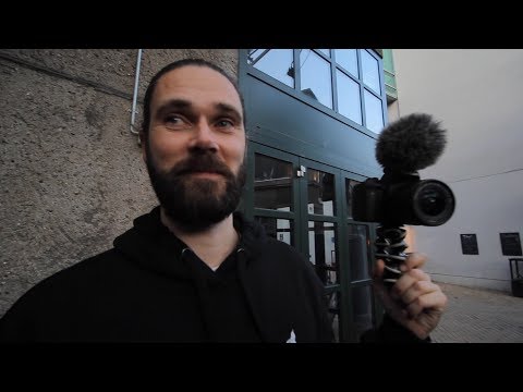 Hænger ud med Hoffe og Alexander Brown til gadefest