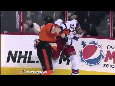 Brian Boyle vs Wayne Simmonds