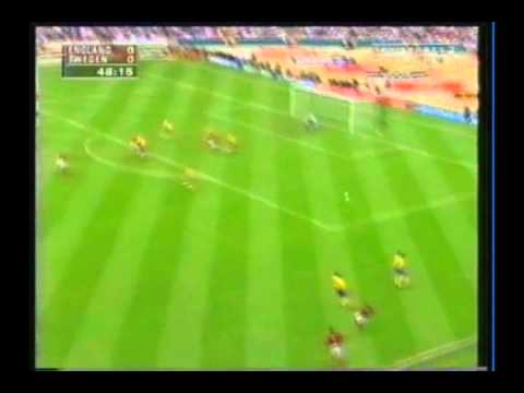 1999 (June 5) England 0-Sweden 0 (EC Qualifier).avi