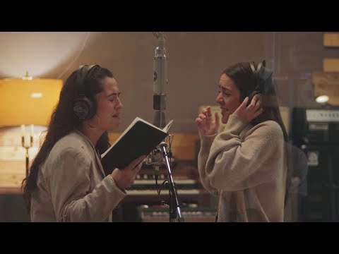 Valeria Castro, Silvia Pérez Cruz - debe ser