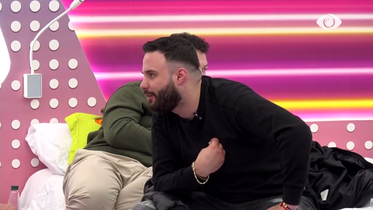 Më erdhi e papritur nga ti/ Vijon biseda mes Markos dhe Stenaldos