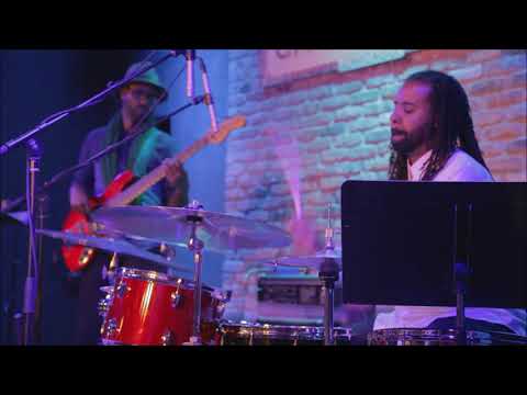 Phil Beale solo on Work In Progress   Shawn Maxwell's New Tomorrow