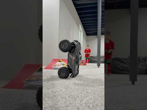 New Traxxas mini Maxx is the best indoor RC!!! #traxxasminimaxx