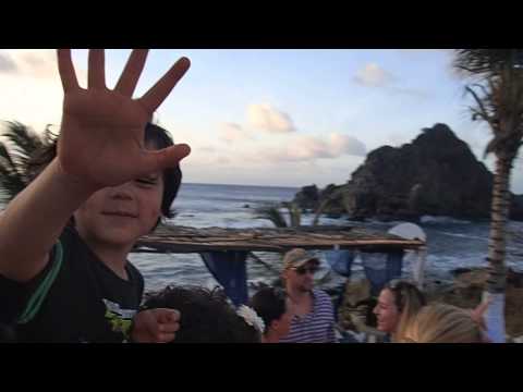 Paparazzi wants Leo at Bar do Meio Fernando de Noronha