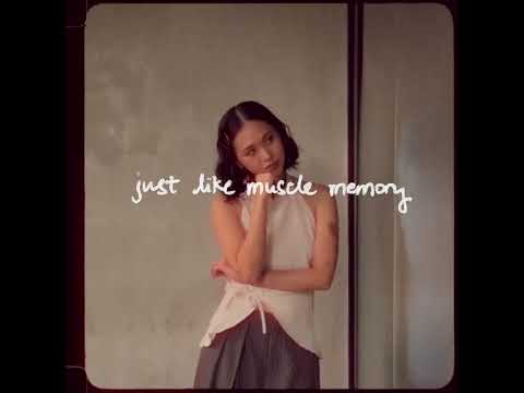 Clara Benin - muscle memory (Official Lyric Video)