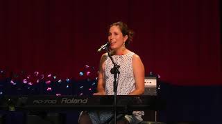 Missy Higgins 2018-03-18 Futon Couch at Blue Mountains Music Festival, Katoomba