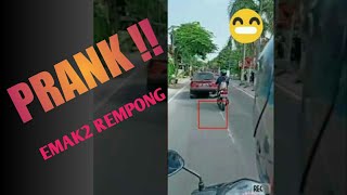 Download lagu Prank temen kantor - Emak2 sen kiri belok ke kanan 😁 mp3