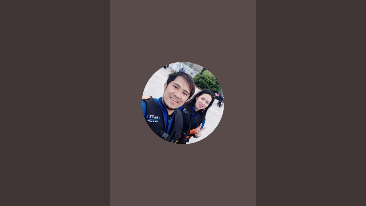 Isaac TV. night market in Kaohsiung Taiwan