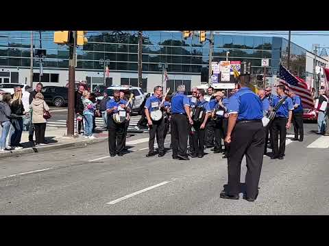 Pennsport String Band starts up the 2022 Italian-American Day Parade