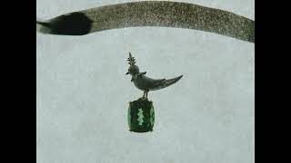 Download the video "Bird on a Rock by Tiffany—Moment of Wonder"