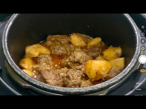 ASÍ SE HACE LA CARNE CON PAPAS CUBANA!….😋🇨🇺😋…. THIS IS HOW CUBAN MEAT AND POTATOES ARE MADE!