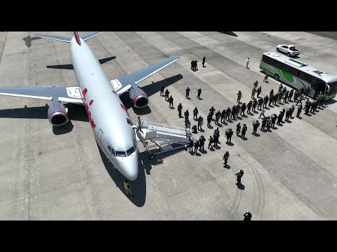 Video Thumbnail: Venezuelan migrants jailed in El Salvador get on a repatriation flight | AFP